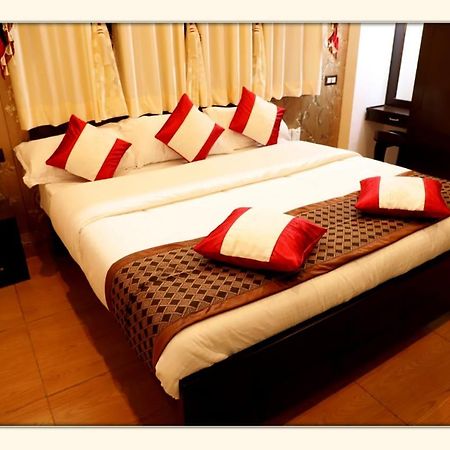 The Ranikhet Continental Hotel Kültér fotó