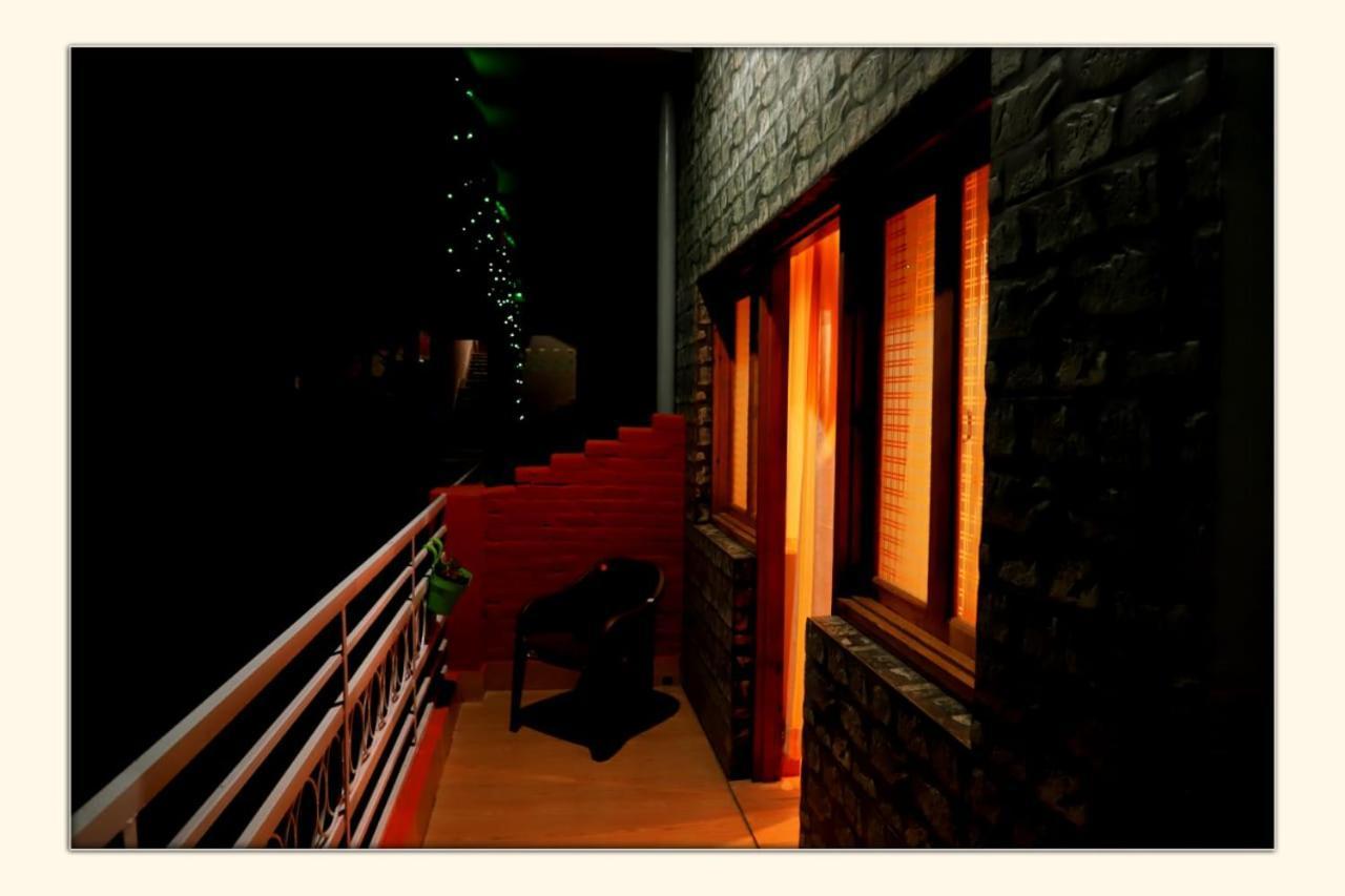The Ranikhet Continental Hotel Kültér fotó