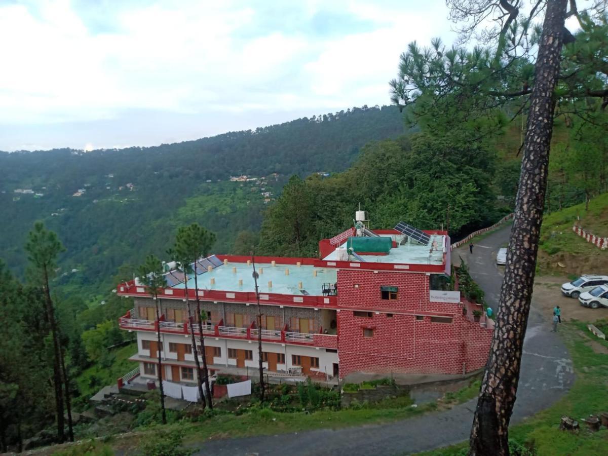 The Ranikhet Continental Hotel Kültér fotó
