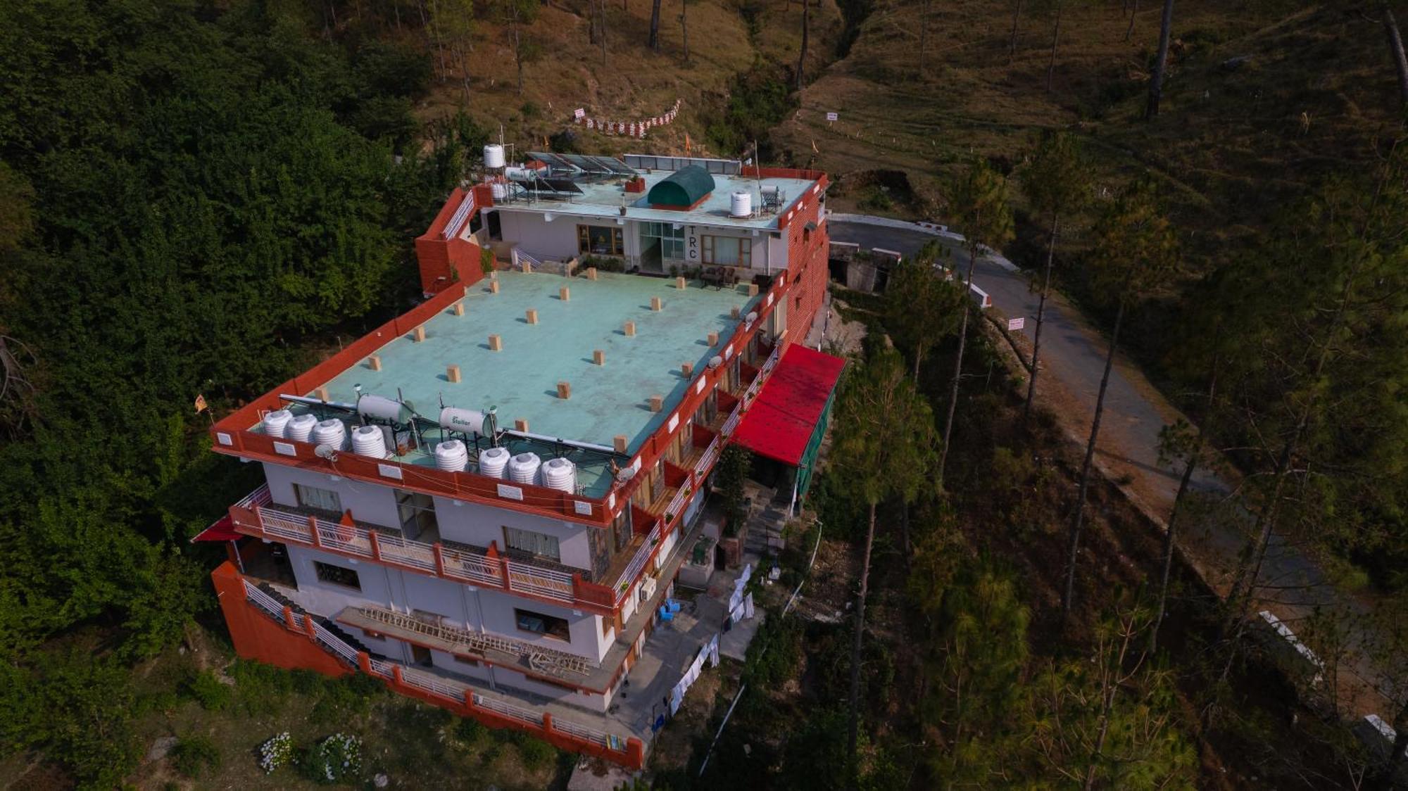 The Ranikhet Continental Hotel Kültér fotó