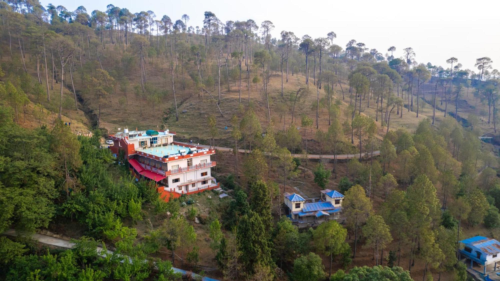 The Ranikhet Continental Hotel Kültér fotó