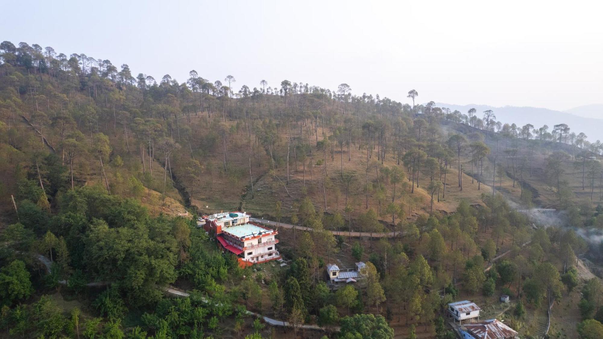 The Ranikhet Continental Hotel Kültér fotó